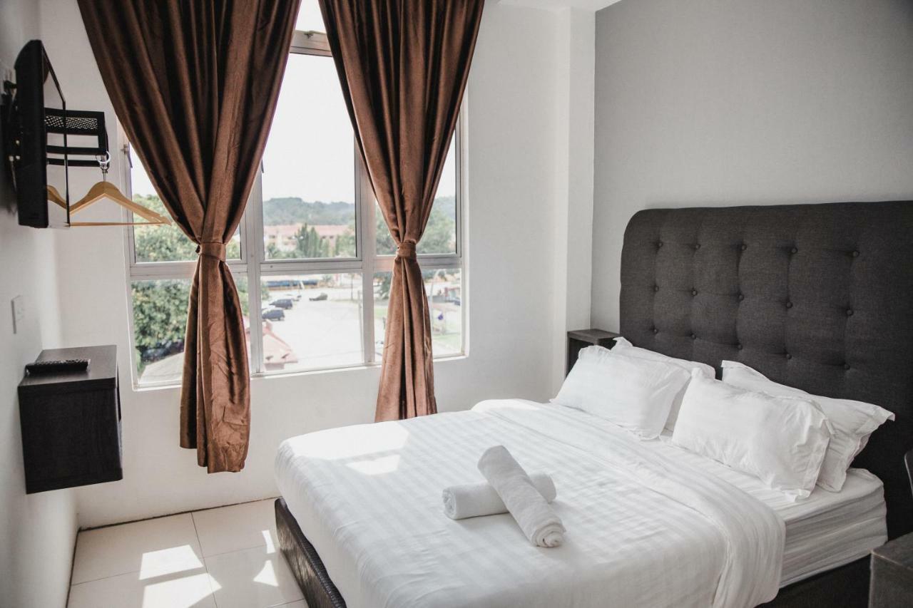 Phoenix Hotel 구아 무상 외부 사진